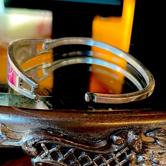 Vintage Enamel Inlay and Floral Abalone Motif Signed Taxco Mexico Bracelet - Picture 5 of 7